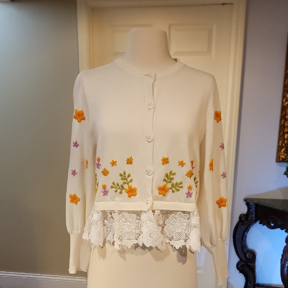 French Connection Cream Knit Sweater In medium With BEAUTIFUL DETAILING!